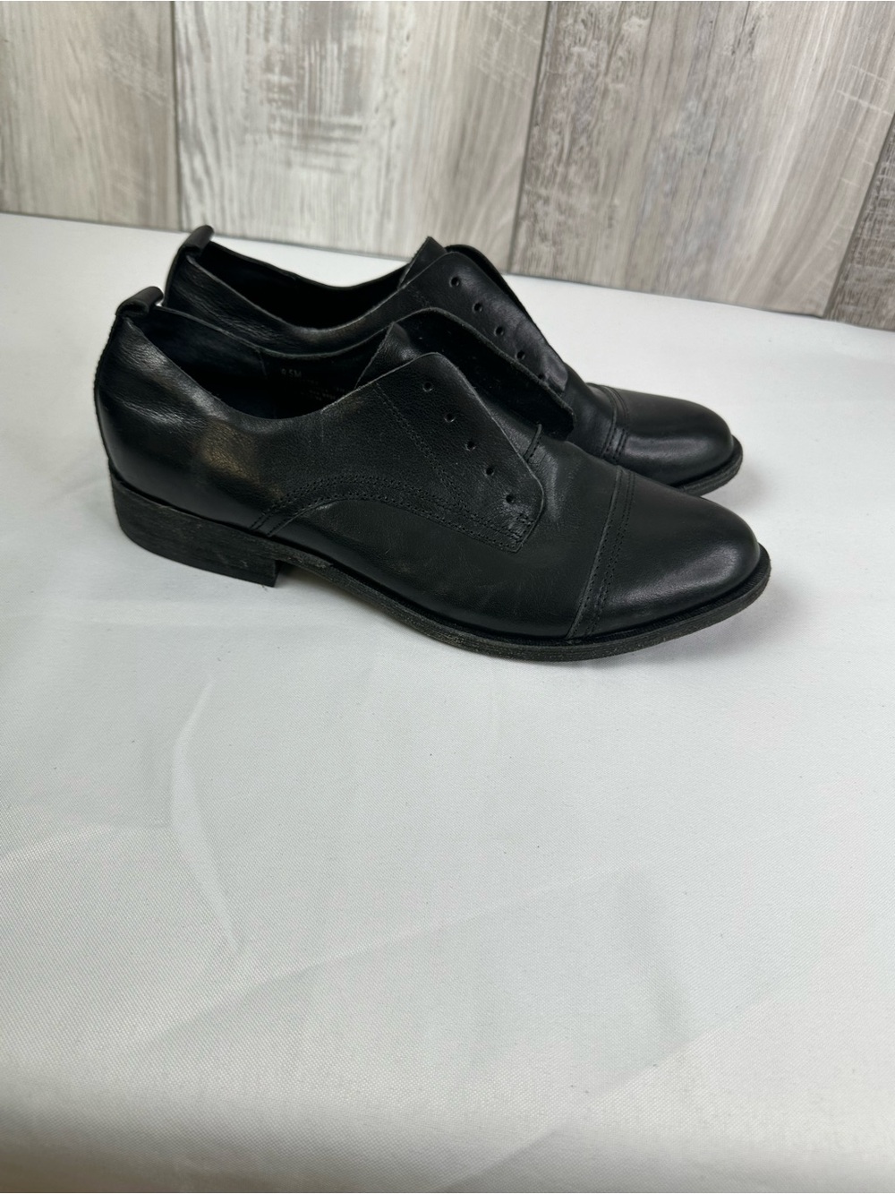 Classic Black Leather Womens Oxford Shoes